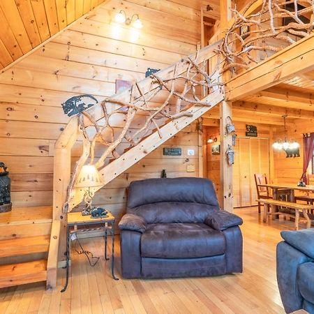 Moonshine Ridge Cabin With Hot Tub And Fire Pit Pigeon Forge Zewnętrze zdjęcie