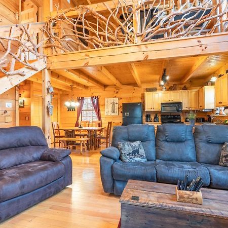 Moonshine Ridge Cabin With Hot Tub And Fire Pit Pigeon Forge Zewnętrze zdjęcie