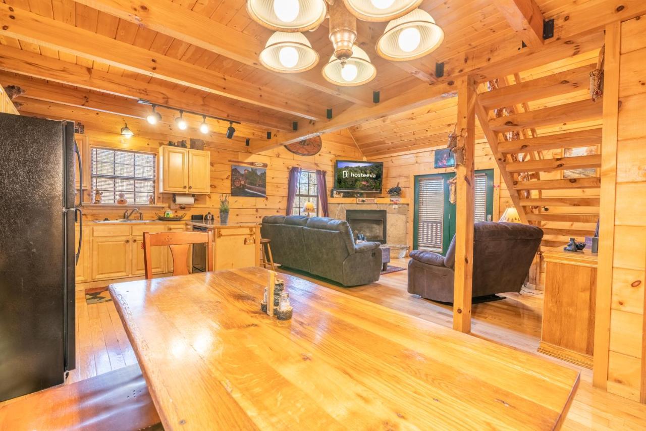 Moonshine Ridge Cabin With Hot Tub And Fire Pit Pigeon Forge Zewnętrze zdjęcie